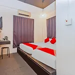 Super Oyo 44032 Zzz Hotel