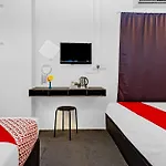 Super Oyo 44032 Zzz Hotel