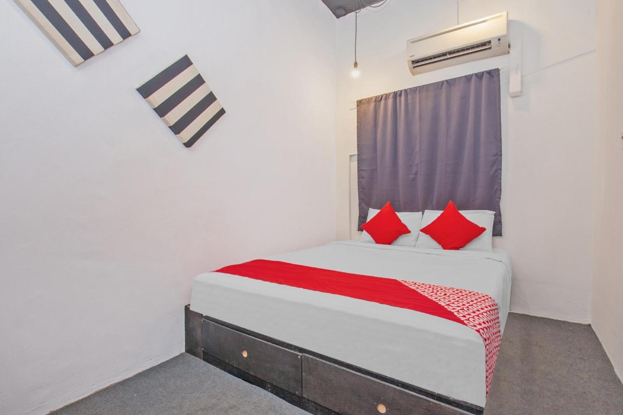Hotel Super Oyo 44032 Zzz